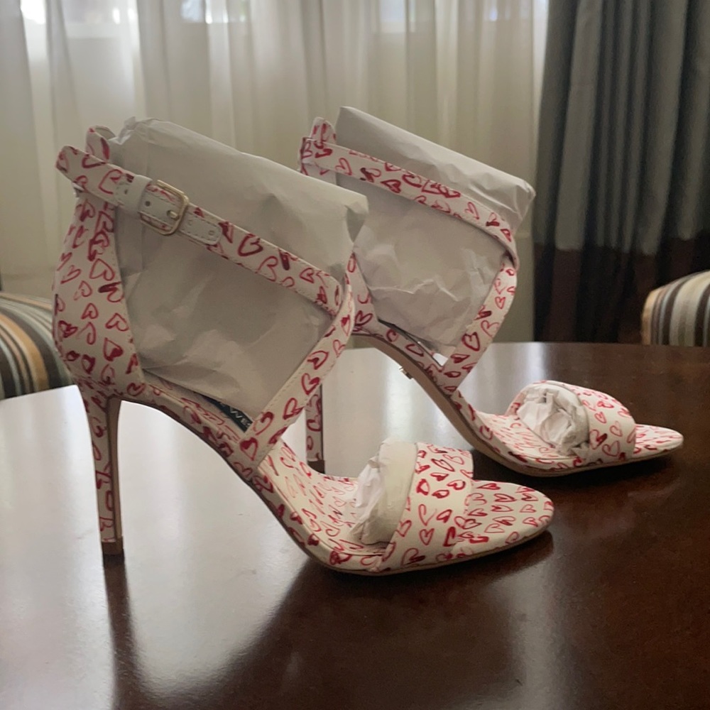 Nine Weet Mydebut high sandal in red satin